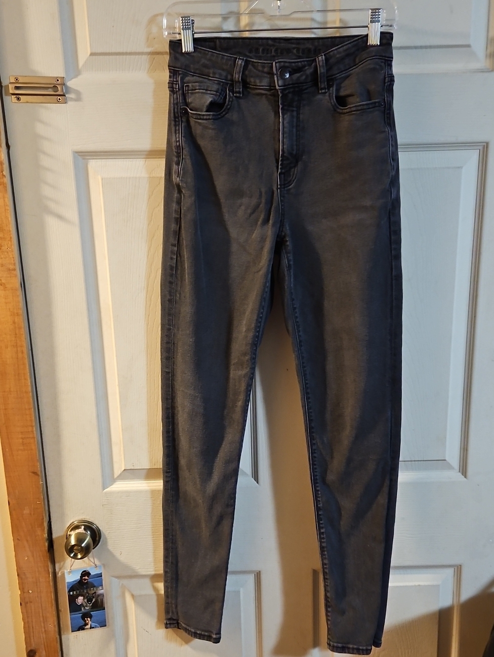 AMERICAN EAGLE MOM JEAN: BLACK: GOOD CONDITION: SIZE 4 X-LONG